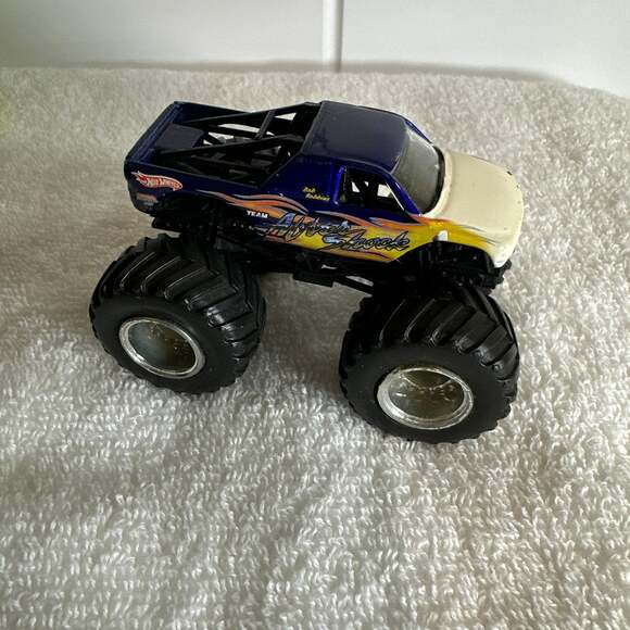 Lot of 10 Hot Wheels Monster Jam 1:64 Scale Diecast Trucks Collection - Picture 4 of 11